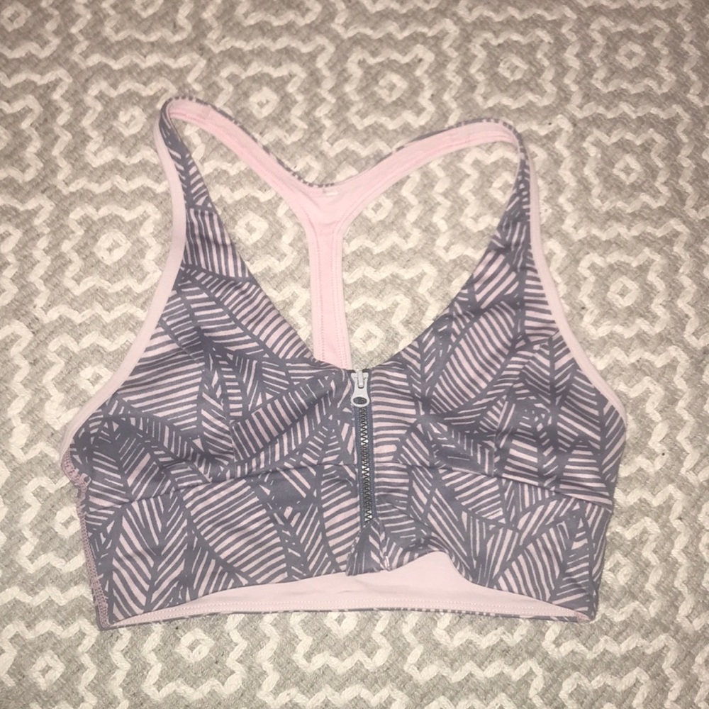 Lululemon sports bra